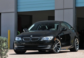 2010 BMW 335 with Vossen CV1 wheels