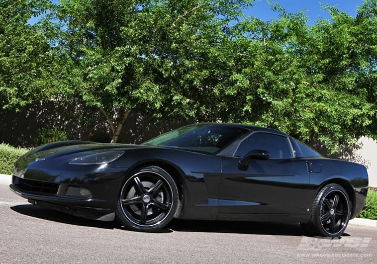 2009 Chevrolet Corvette with Vossen VVS-087 wheels
