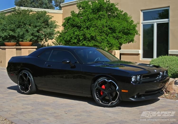 2009 Dodge Challenger with Giovanna Dalar-5 wheels