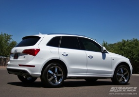 2009 Audi Q5 with Vossen VVS-084 wheels