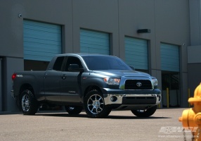 2009 Toyota Tundra with MKW M26 wheels