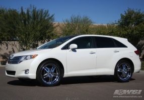 2009 Toyota Venza with Giovanna Cuomo wheels