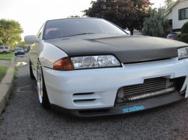 1989 Nissan R31-R34 Skyline 4dr with 17x9.5 ssr sp1 wheels