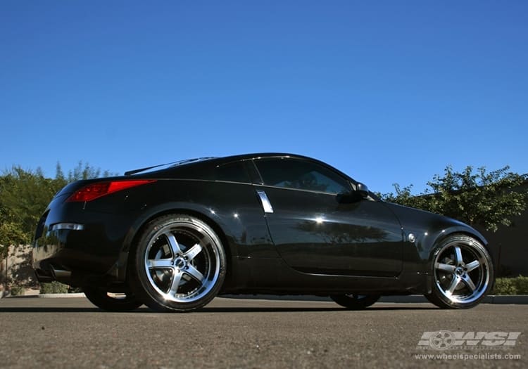 2008 Nissan 350Z with Axis Shine wheels