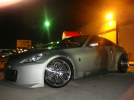 2006 Nissan 350Z with 20x9.5 WORK VARIANZA T1S wheels
