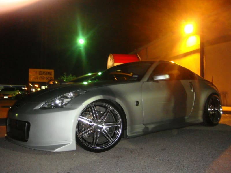 2006 Nissan 350Z with 20x9.5 WORK VARIANZA T1S wheels