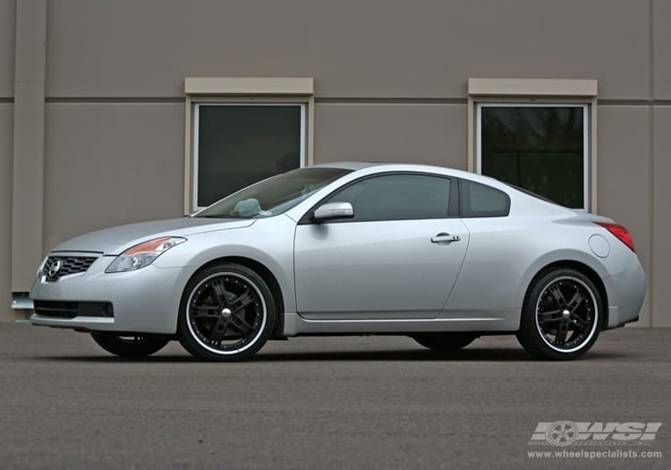 2008 Nissan Altima with Giovanna Lisbon wheels