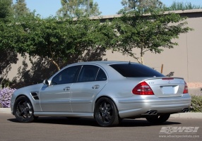 2007 Mercedes-Benz E-Class with Giovanna Gianelle Spezia-5 wheels