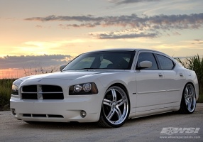 2008 Dodge Charger with Vossen VVS-078 wheels