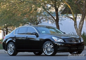2008 Infiniti G37 with Giovanna Caracas wheels