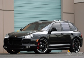 2006 Porsche Cayenne with Giovanna Cuomo wheels