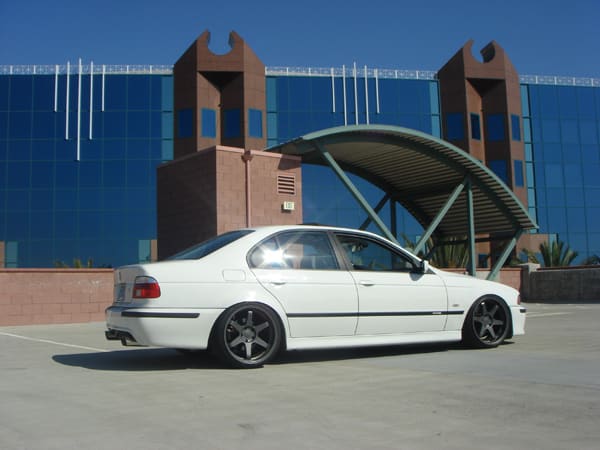 2002 BMW 540 with 19x9.5 VarrsToen ES 2.2.2 wheels
