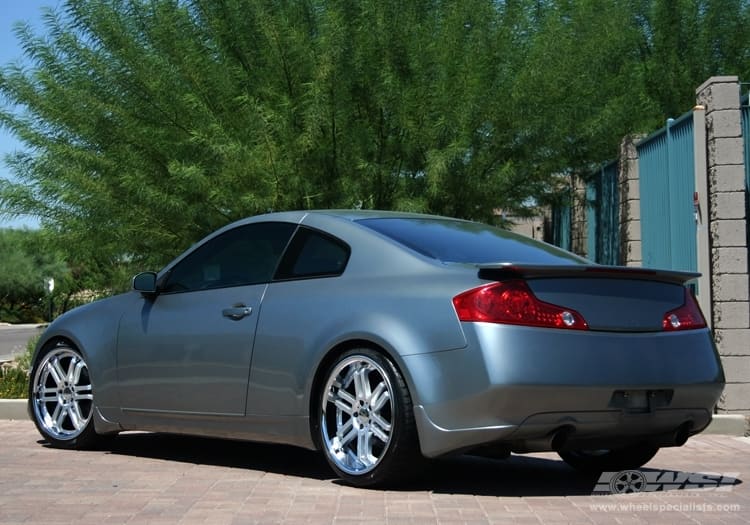 2006 Infiniti G35 with Vossen VVS-077 wheels