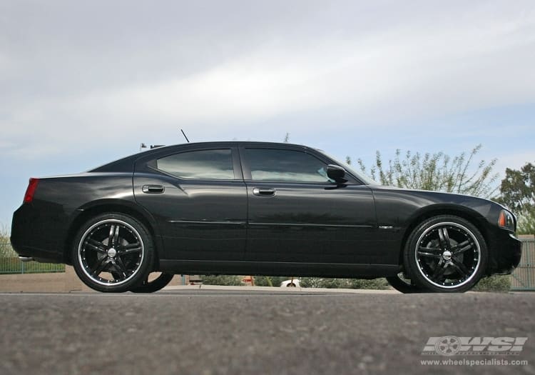 2007 Dodge Charger with Vossen 078 wheels