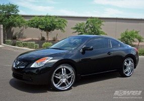 2009 Nissan Altima with Giovanna Cuomo wheels