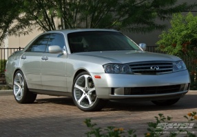 2004 Infiniti M45 with Giovanna Dalar-5 wheels