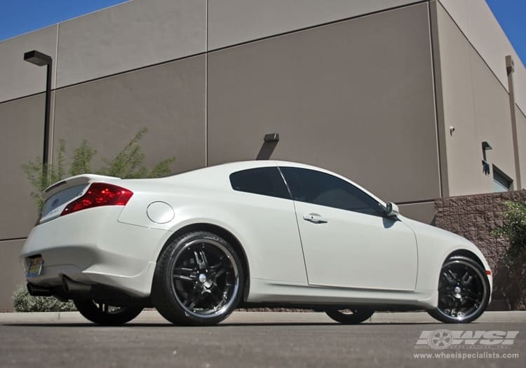 2006 Infiniti G35 with Giovanna Cuomo wheels
