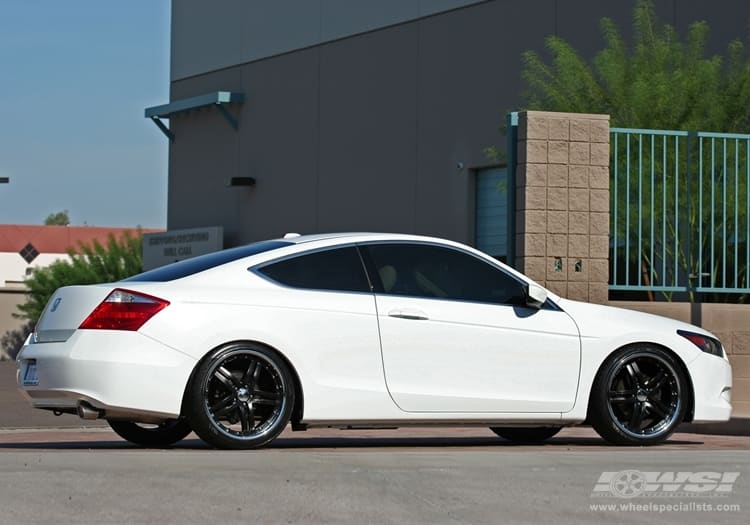 2008 Honda Accord with Vossen VVS-078 wheels