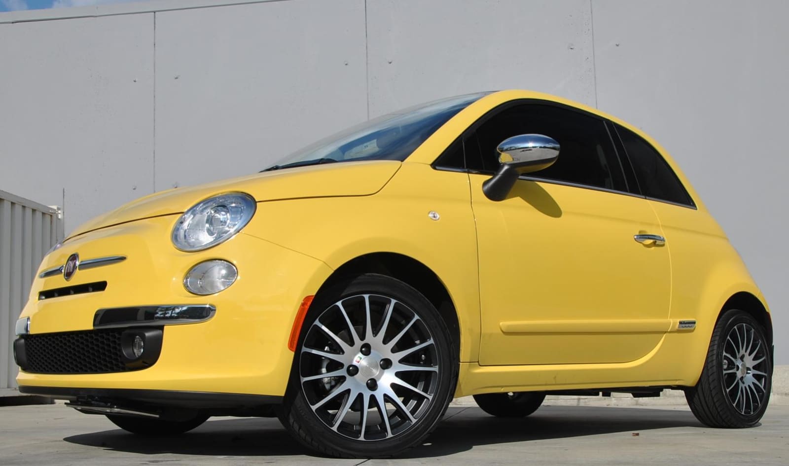 2014 FIAT 500 with Magneti Marelli wheels