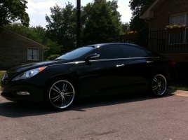 2011 Hyundai Sonata with 20x8.5 Privat Atlantik wheels