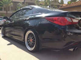 2011 Hyundai Sonata with 19x8.5 BBS LM wheels