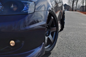 2006 Hyundai Tiburon with 18x8.5 Rota Grid wheels
