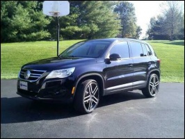 2009 Volkswagen Tiguan with 20x9 wheels
