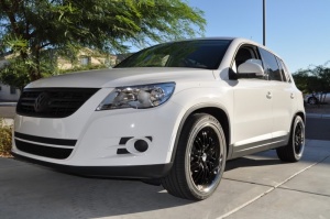 2010 Volkswagen Tiguan with 19x9 wheels