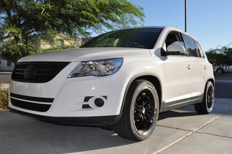 2010 Volkswagen Tiguan with 19x9 wheels