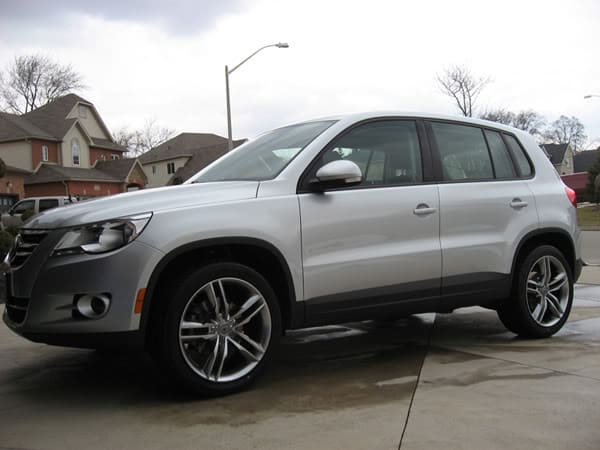 2010 Volkswagen Tiguan with 19x8.5 Euro Klasse AR4 wheels