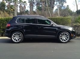 2009 Volkswagen Tiguan with 19x9 wheels