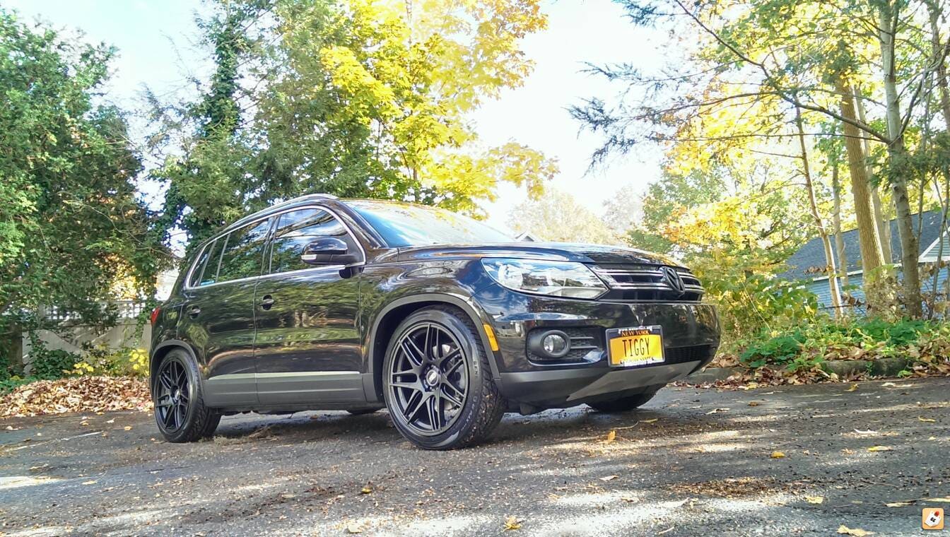 2009 Volkswagen Tiguan with 19x8.5 wheels