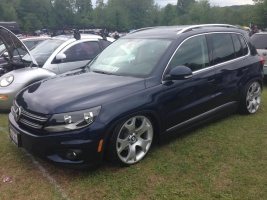 2009 Volkswagen Tiguan with OEM BMW X5 wheels