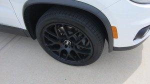 2012 Volkswagen Tiguan with VMR 710 wheels