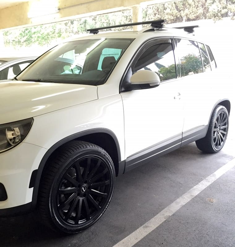 2014 Volkswagen Tiguan with 19x8.5 MRR HR09 wheels