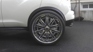 2011 Nissan Juke with Savini BS4 wheels