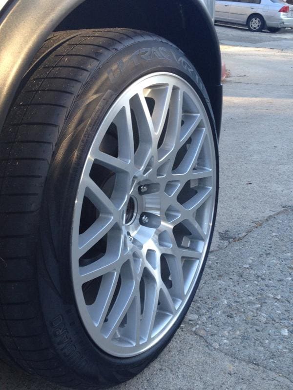 2011 Nissan Juke with 19x9.5 wheels