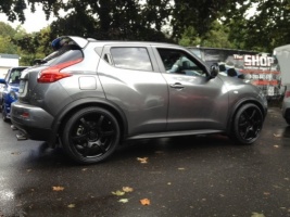 2011 Nissan Juke with 20x9 Rays VR.G2 wheels