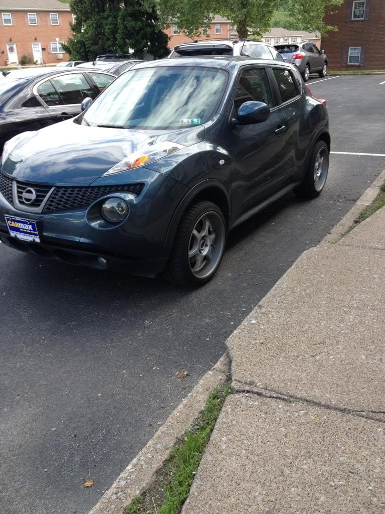 2014 Nissan Juke with 18x9.5 wheels