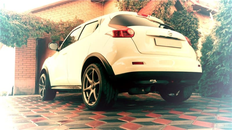 2013 Nissan Juke with 18x9 wheels