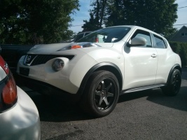 2014 Nissan Juke with 18x9 Fast Hayaku wheels