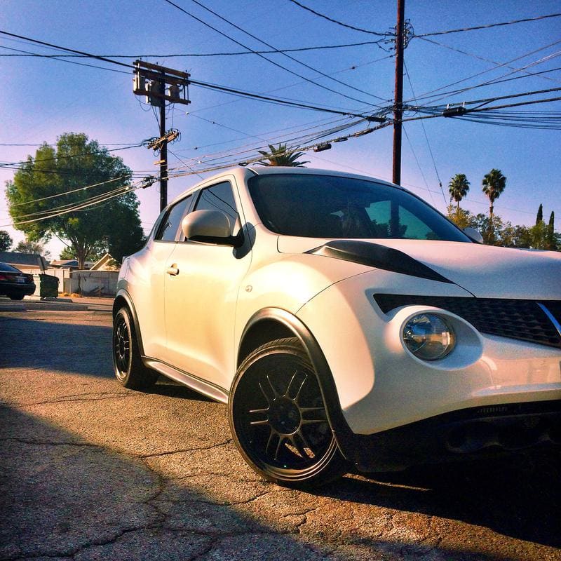 2014 Nissan Juke with 18x8.5 Enkei RPF1 wheels