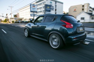 2014 Nissan Juke with 19x9 Rays wheels