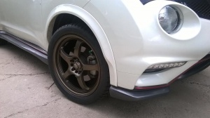 2014 Nissan Juke with 18x8 Motegi Racing Traklite MR131 wheels