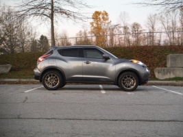 2014 Nissan Juke with 17x7 Muteki wheels