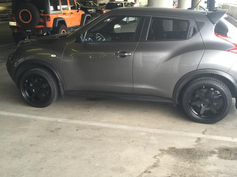 2012 Nissan Juke with 18x8.5 Varrstoen ES2 wheels