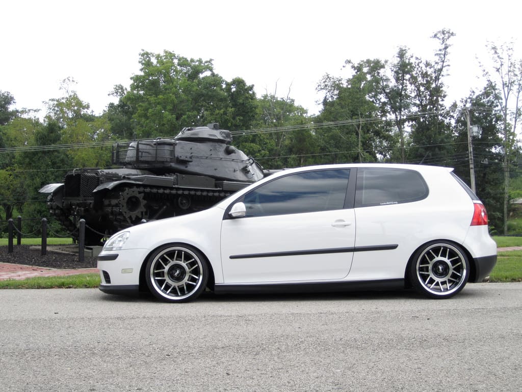2008 Volkswagen Rabbit with 18x8.5 RML Snowflakes wheels