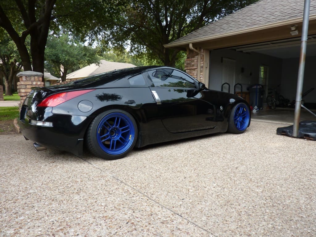 2003 Nissan 350Z with 18x10.5 Enkei RPF1 wheels