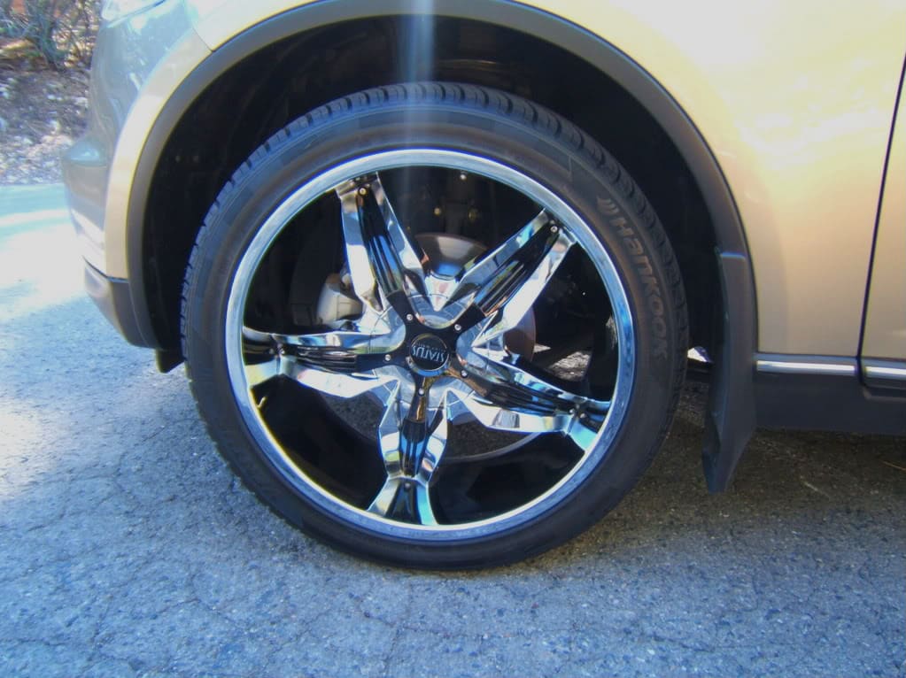 2004 Infiniti FX35 with 22x9 STATUS wheels