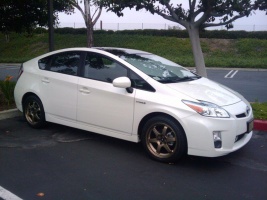 2010 Toyota Prius with 17x7.5 Volk TE37 wheels